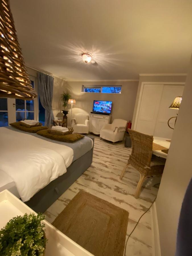 De Vijverkamer-----Prive Diner Op De Kamer Mogelijk!! Хогевен Экстерьер фото