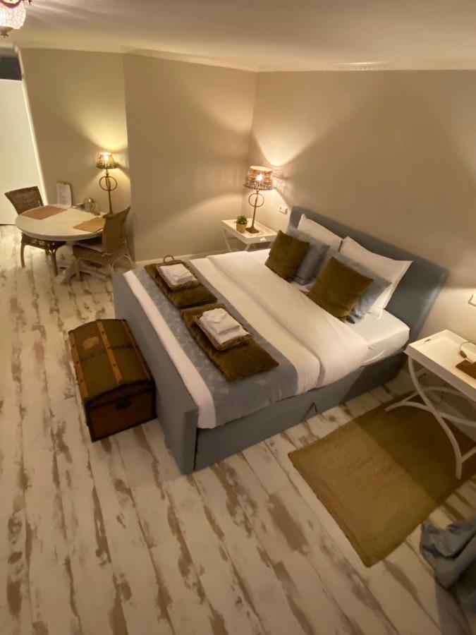 De Vijverkamer-----Prive Diner Op De Kamer Mogelijk!! Хогевен Экстерьер фото